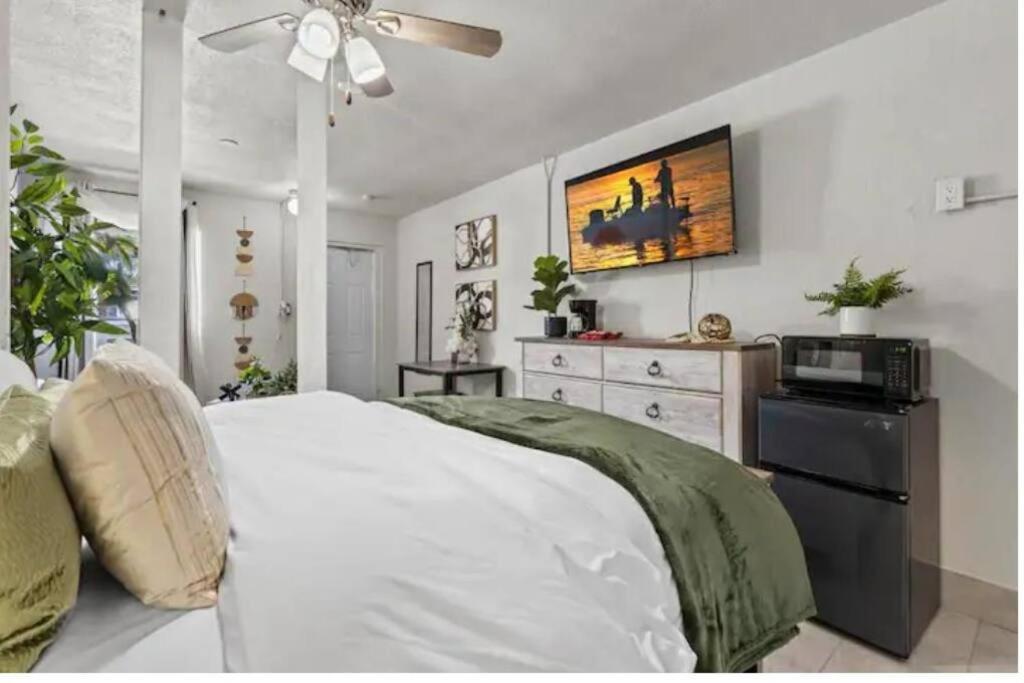 Inviting Oasis - Cozy, Spotless, And Comfortable Room Pahokee Eksteriør bilde